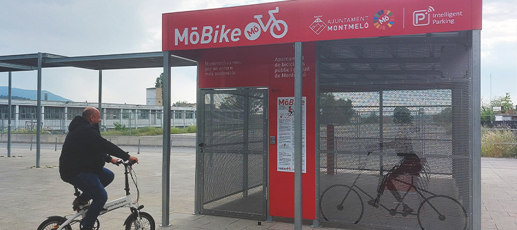 Inauguración del parking para bicicletas MoBike en la estación de Montmeló